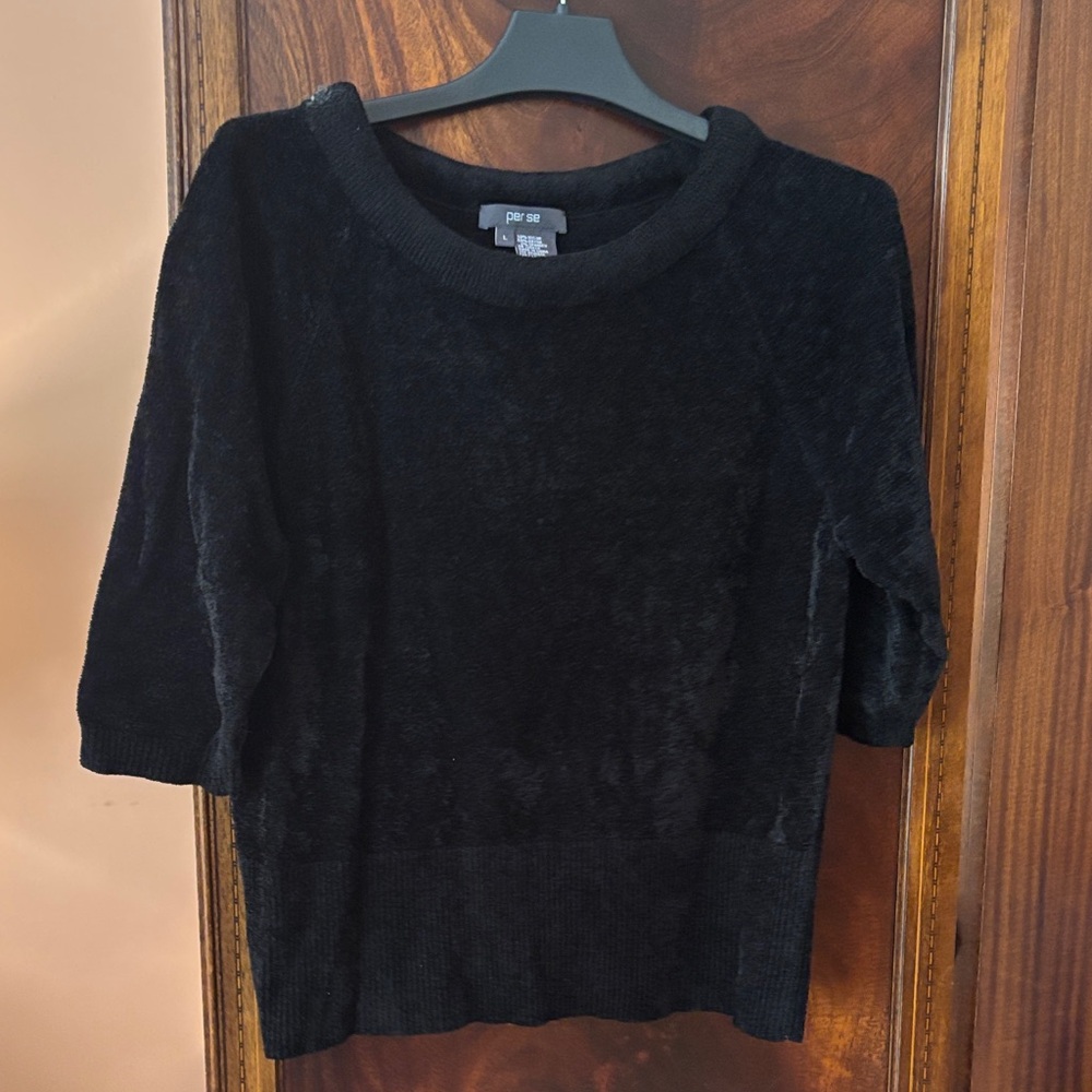 Per Se Black Plush Short Sleeve Crew Sweater